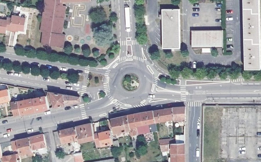Vue aérienne du Rond-point anonyme n°15802874