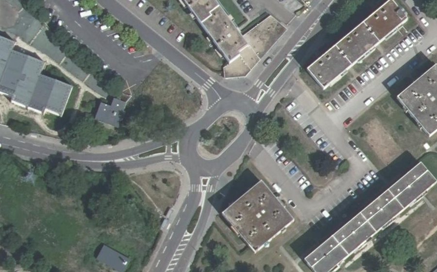 Vue aérienne du Rond-point anonyme n°158090888