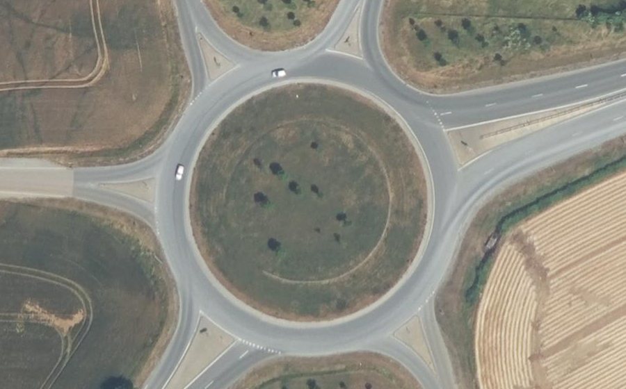 Vue aérienne du Rond-point anonyme n°15811631