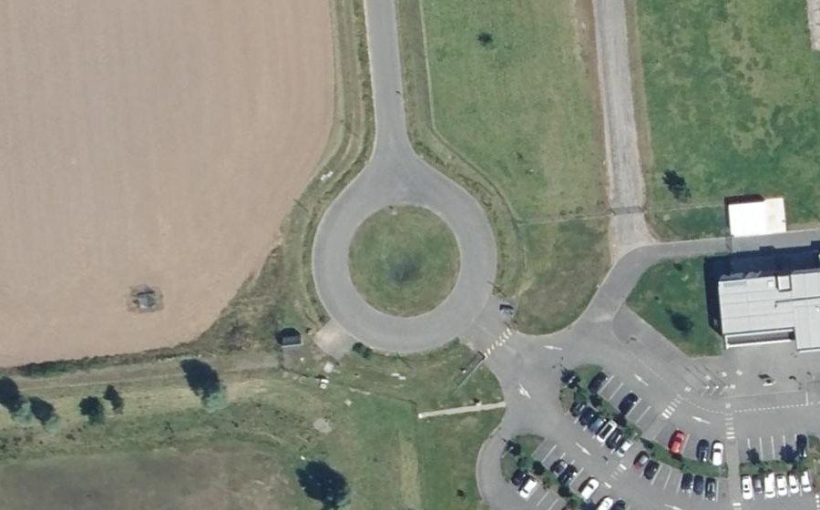 Vue aérienne du Rond-point anonyme n°158182211