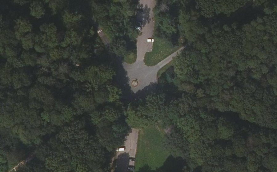 Vue aérienne du Rond-point anonyme n°158281341