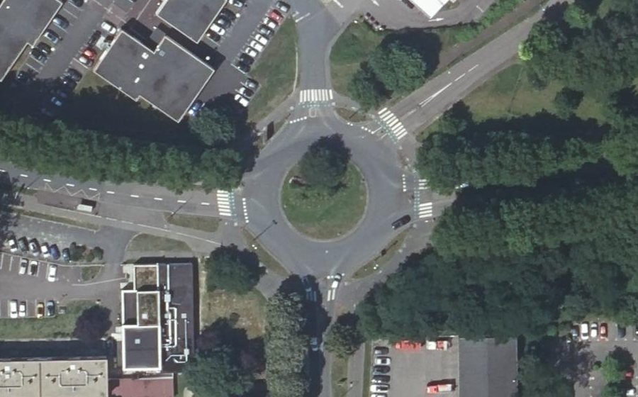 Vue aérienne du Rond-point anonyme n°158319622