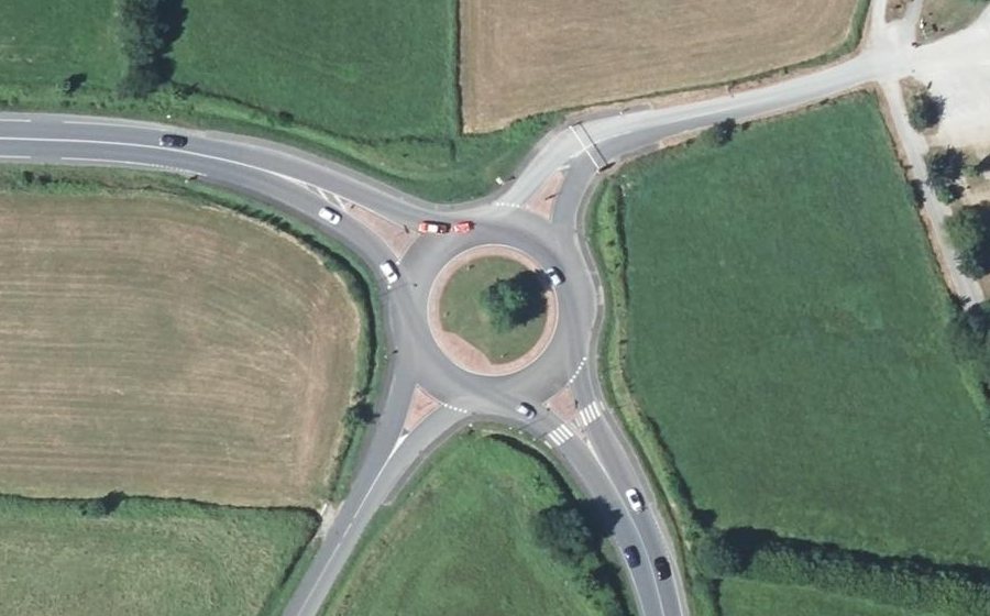 Vue aérienne du Rond-point anonyme n°158405795