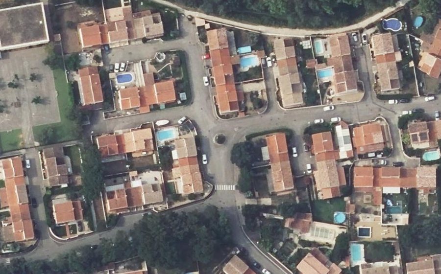Vue aérienne du Rond-point anonyme n°158412514