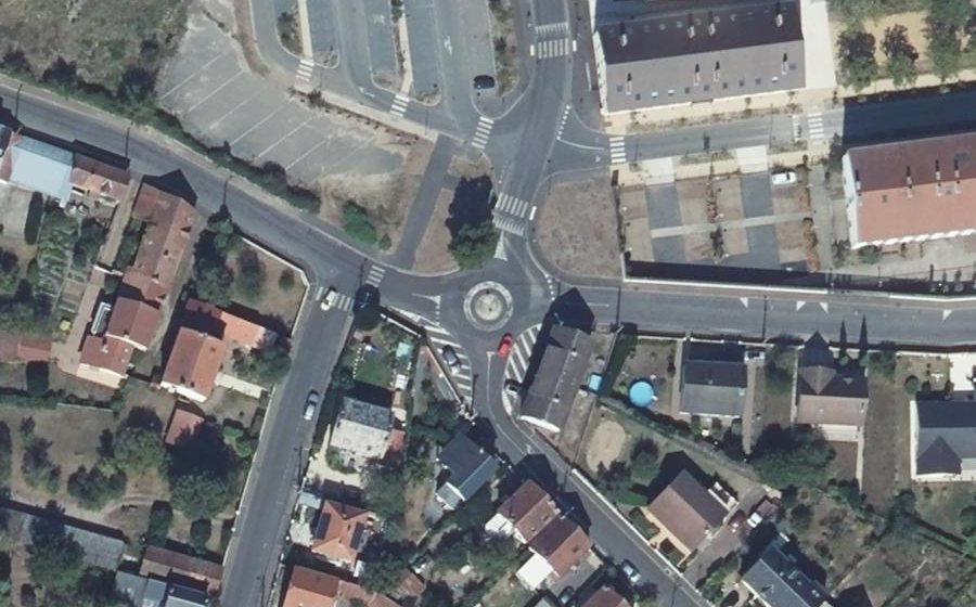 Vue aérienne du Rond-Point du 1er RA