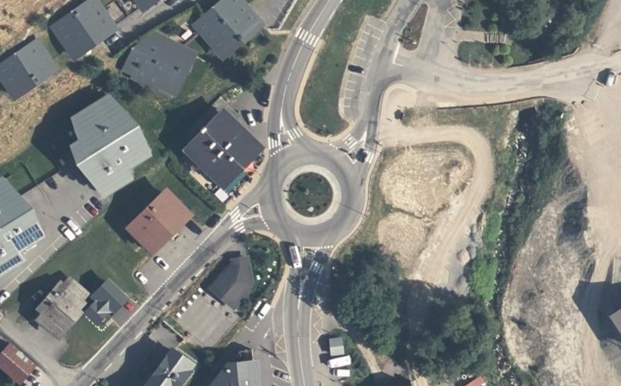 Vue aérienne du Route des Grandes Alpes