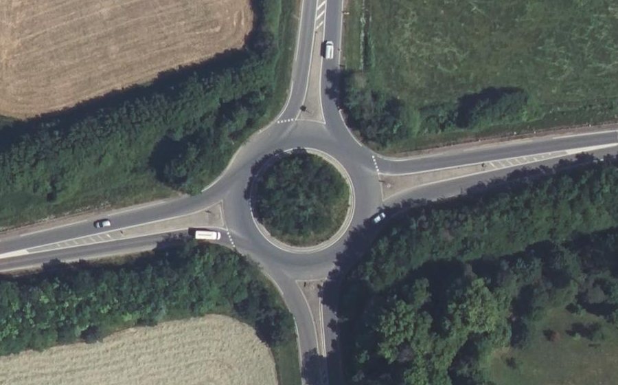 Vue aérienne du Rond-point anonyme n°15880897