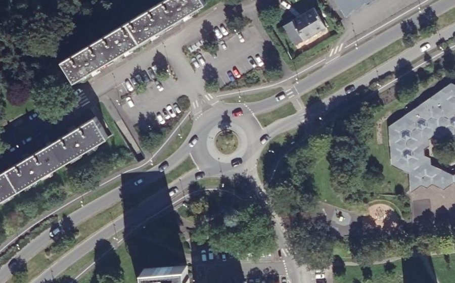 Vue aérienne du Rond-point anonyme n°158892540