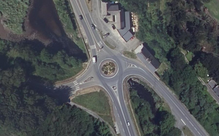 Vue aérienne du Rond-point anonyme n°159082901