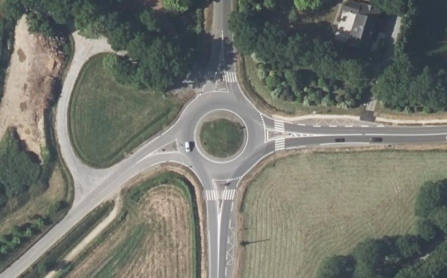 Vue aérienne du Rond-point anonyme n°159084160
