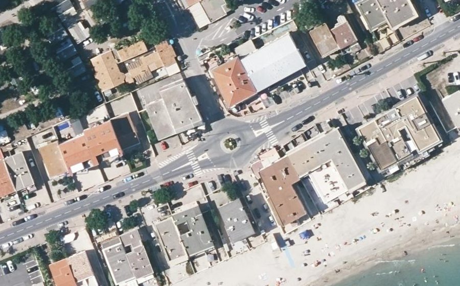 Vue aérienne du Rond-point anonyme n°159085651