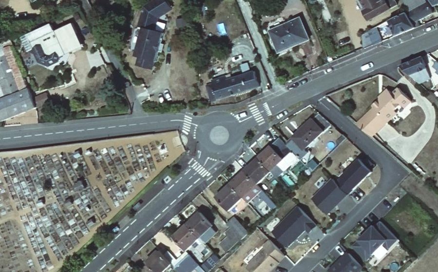 Vue aérienne du Rond-point anonyme n°159090982