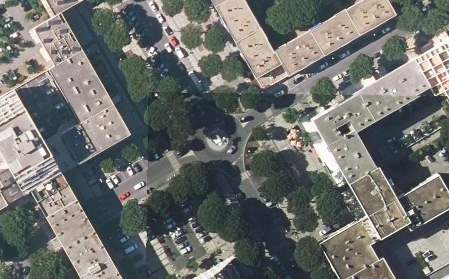 Vue aérienne du Rond-point anonyme n°159097897