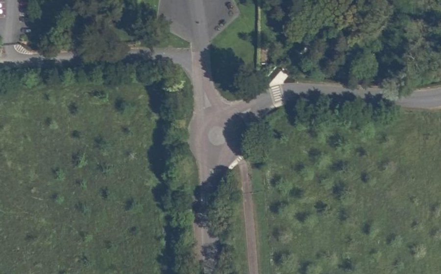 Vue aérienne du Rond-point anonyme n°159170314