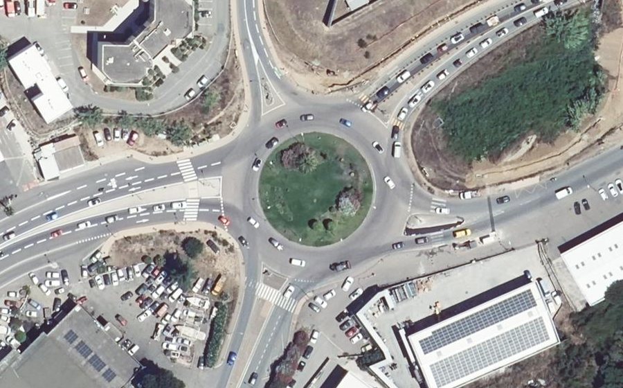 Vue aérienne du Rond-point anonyme n°159186959