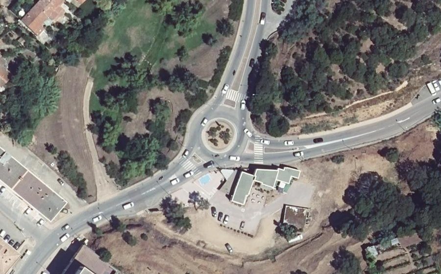 Vue aérienne du Rond-point anonyme n°159186984
