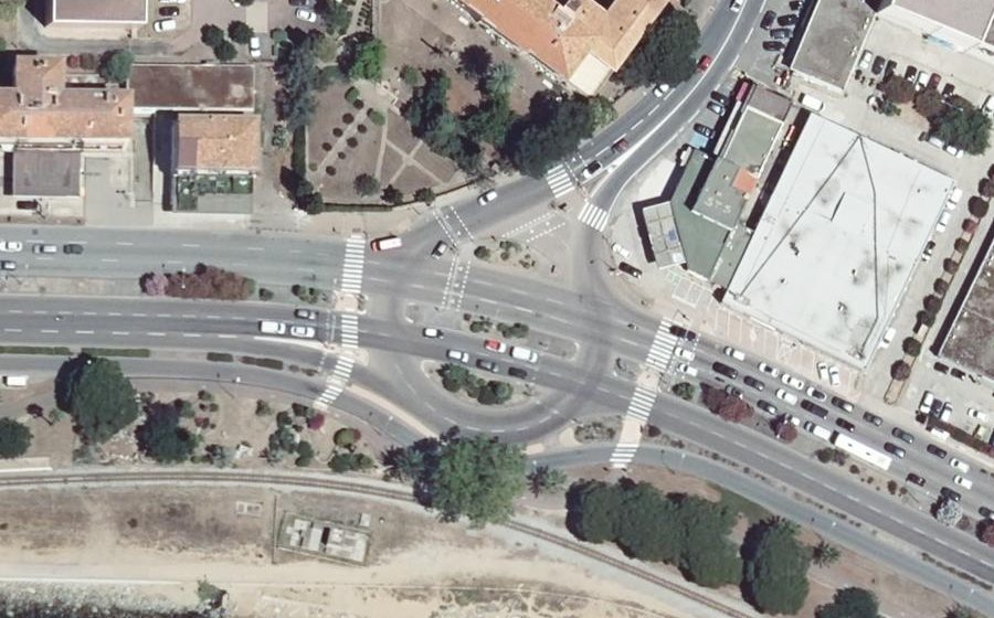 Vue aérienne du Rond-point anonyme n°159186988
