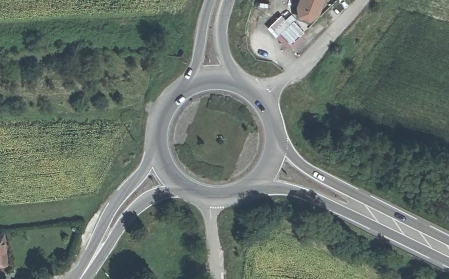 Vue aérienne du Rond-point anonyme n°159210600
