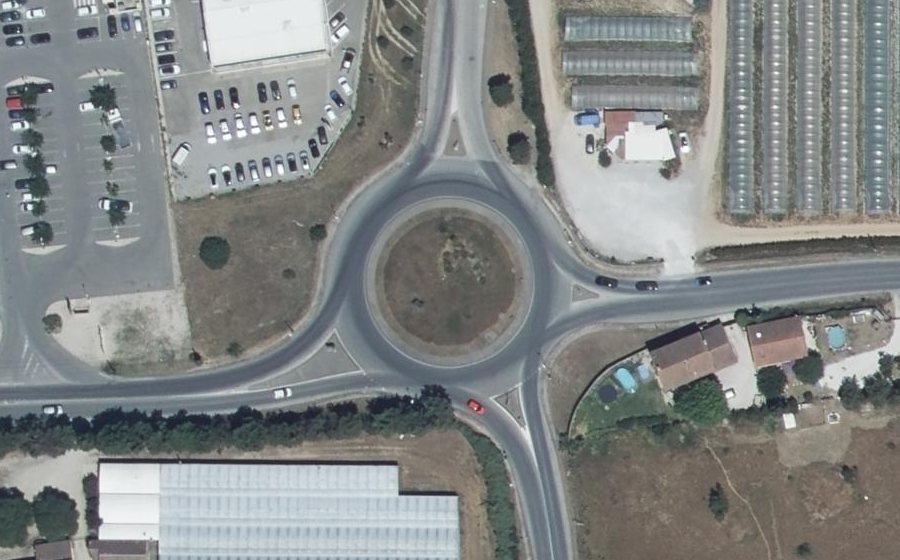 Vue aérienne du Rond-point anonyme n°159320796