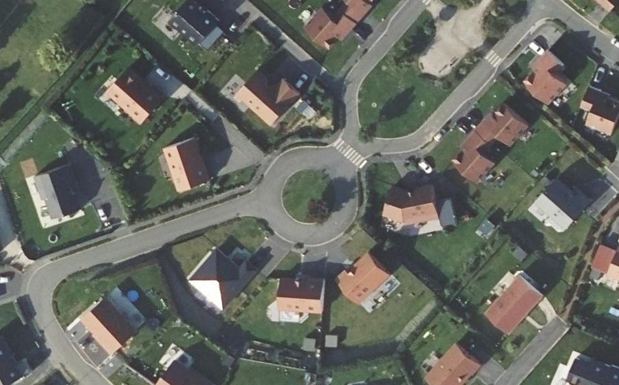 Vue aérienne du Rond-point anonyme n°159332972