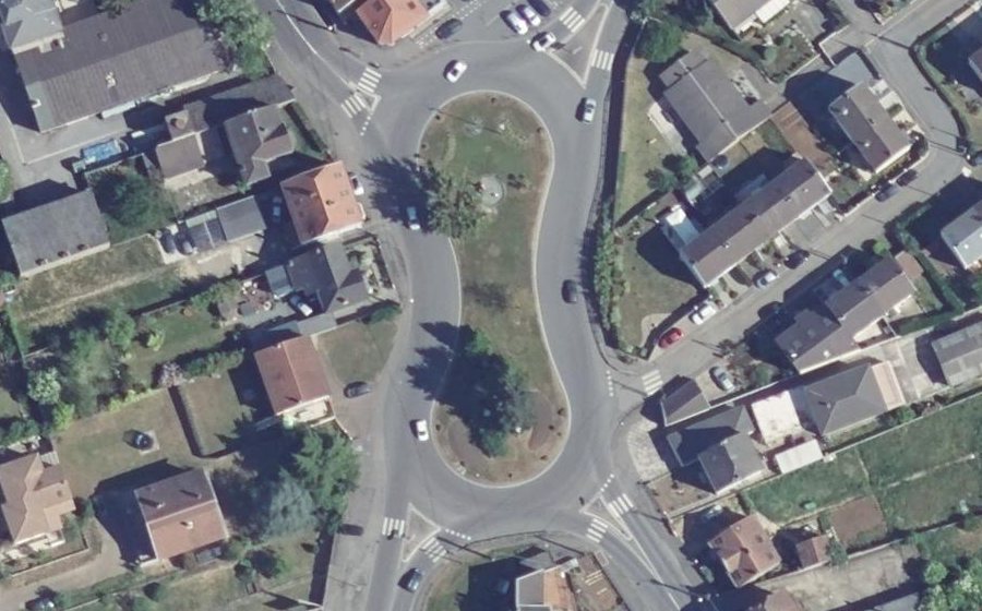 Vue aérienne du Rond-point anonyme n°15937278