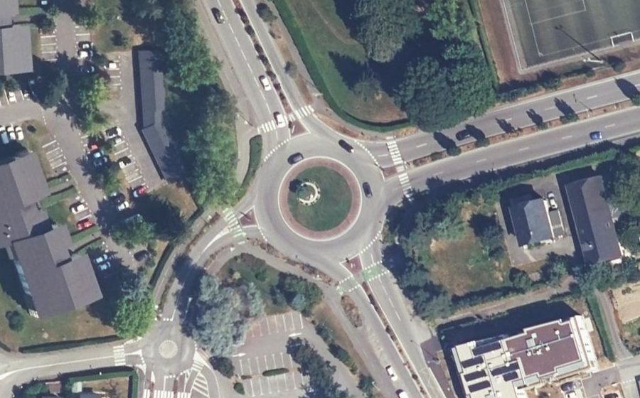 Vue aérienne du Rond-point anonyme n°15938972