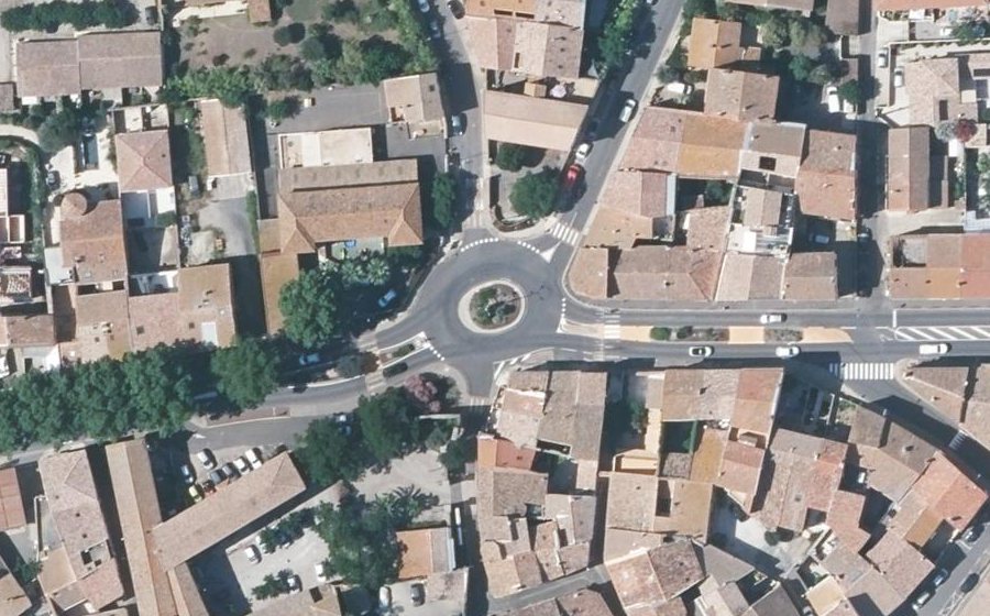 Vue aérienne du Rond-point anonyme n°159401967