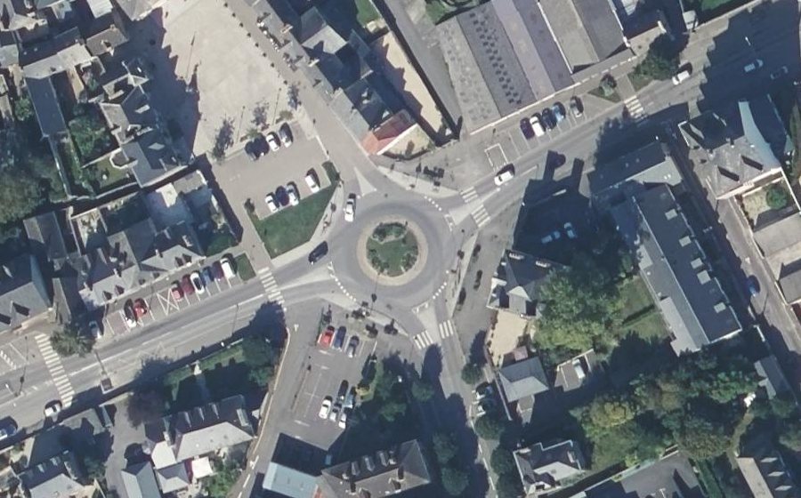 Vue aérienne du Rond-point anonyme n°159421210