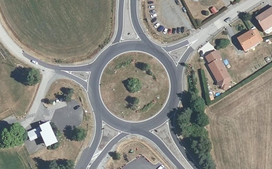 Vue aérienne du Rond-point anonyme n°159515311