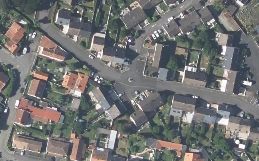 Vue aérienne du Rond-point anonyme n°159714694