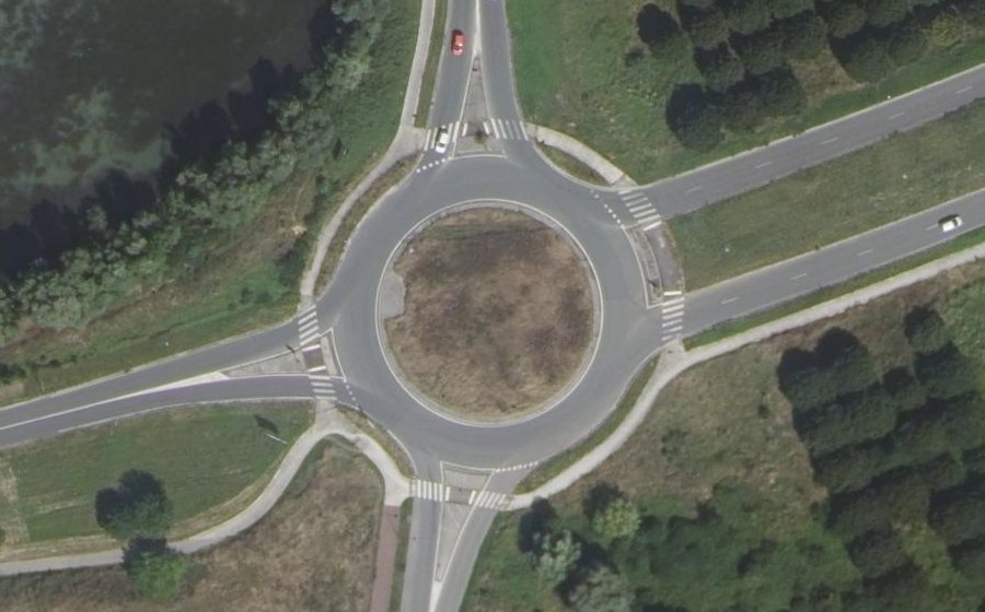 Vue aérienne du Rond-point anonyme n°159925332