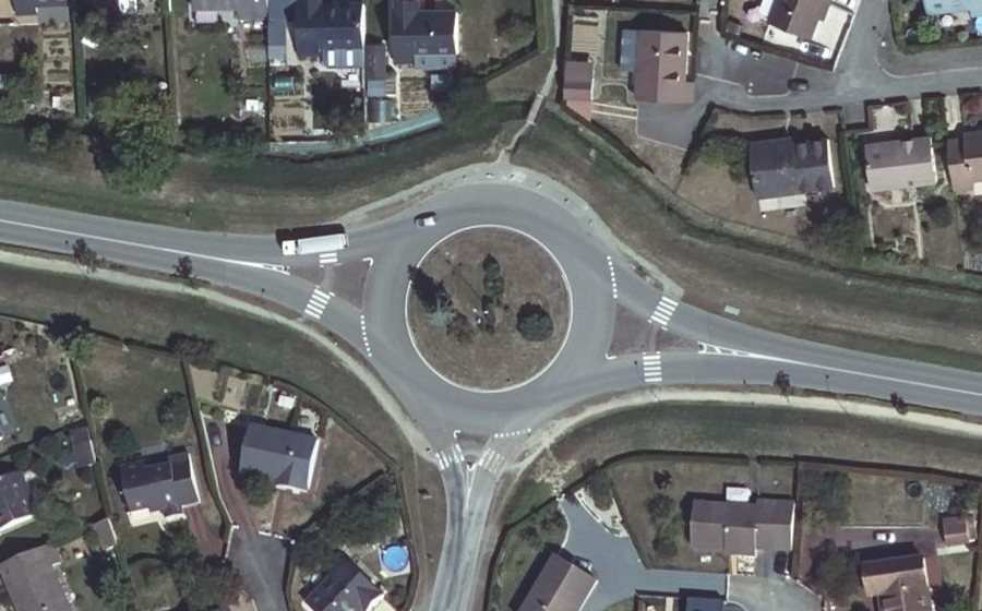 Vue aérienne du Rond-point anonyme n°160009274