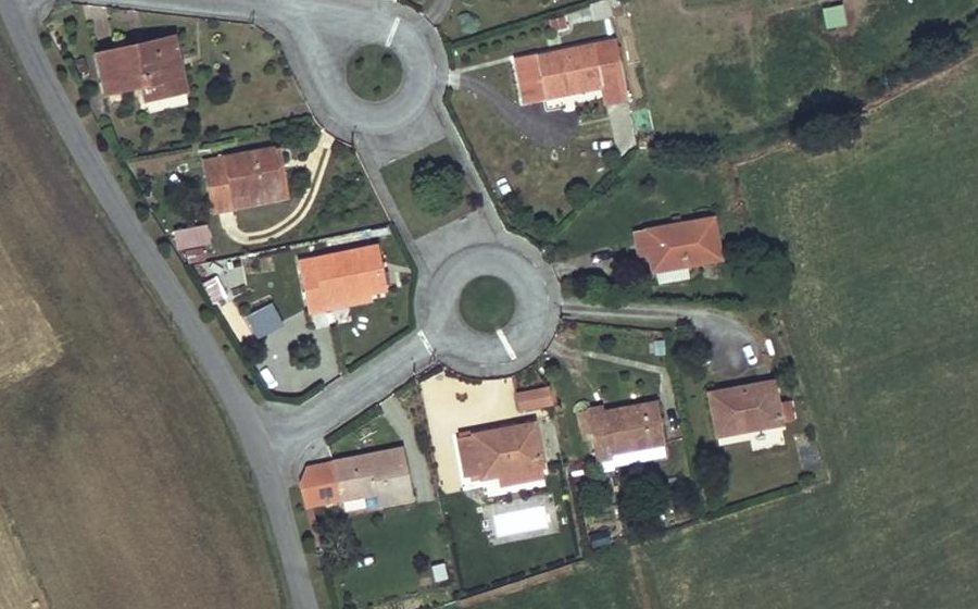 Vue aérienne du Rond-point anonyme n°160016703