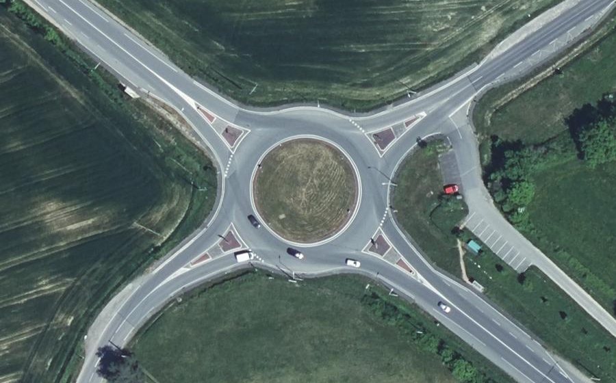 Vue aérienne du Rond-point anonyme n°160029418