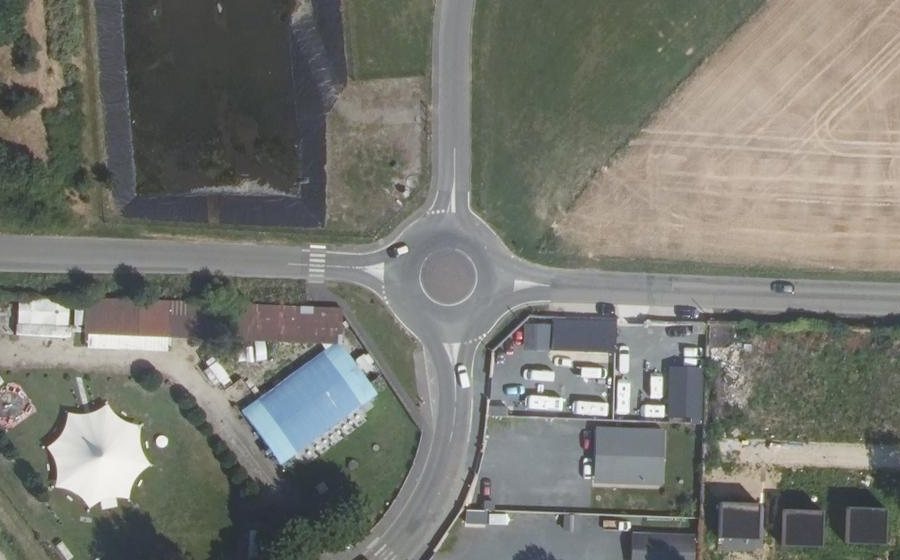 Vue aérienne du Rond-point anonyme n°160041386