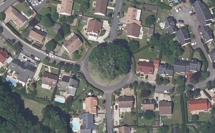 Vue aérienne du Rond-point anonyme n°160105310
