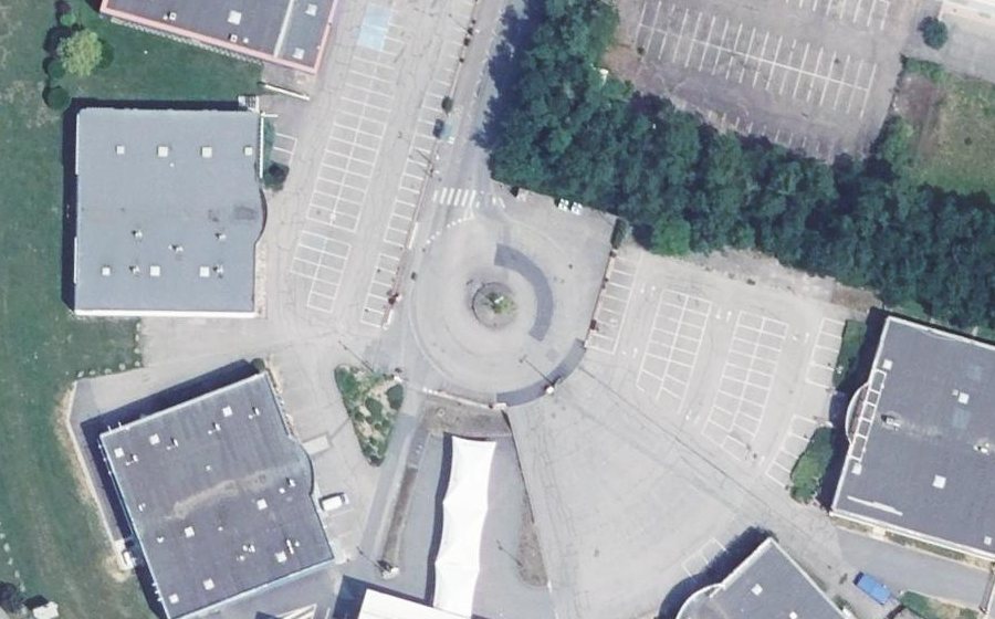 Vue aérienne du Rond-point anonyme n°160112011