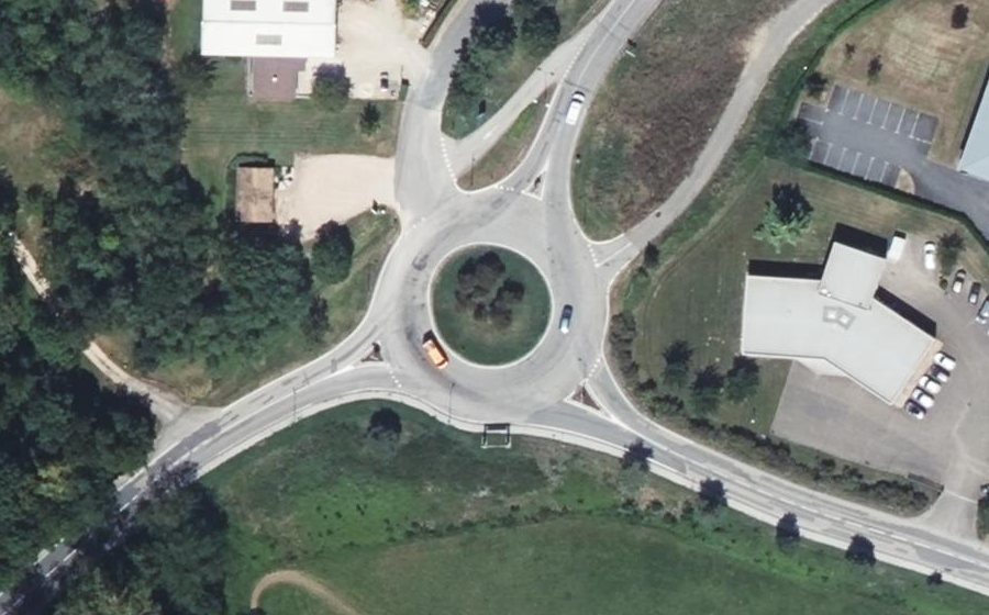 Vue aérienne du Rond-point anonyme n°160141797