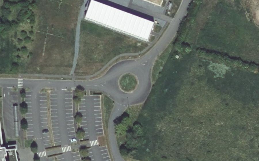 Vue aérienne du Rond-point anonyme n°160150680
