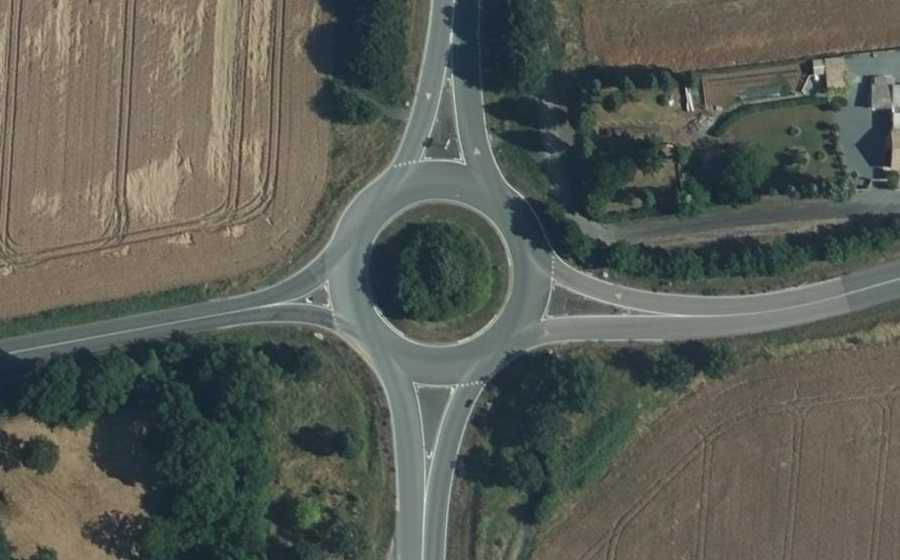 Vue aérienne du Rond-point anonyme n°160310751