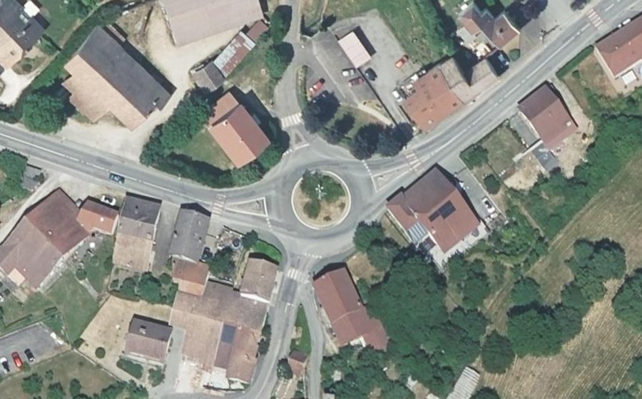 Vue aérienne du Rond-point anonyme n°160315559