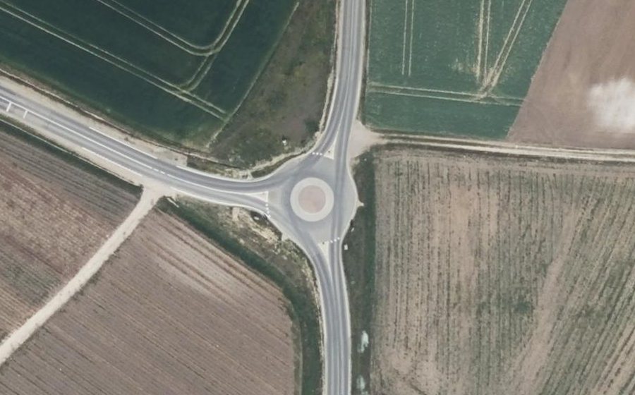 Vue aérienne du Rond-point anonyme n°160385444