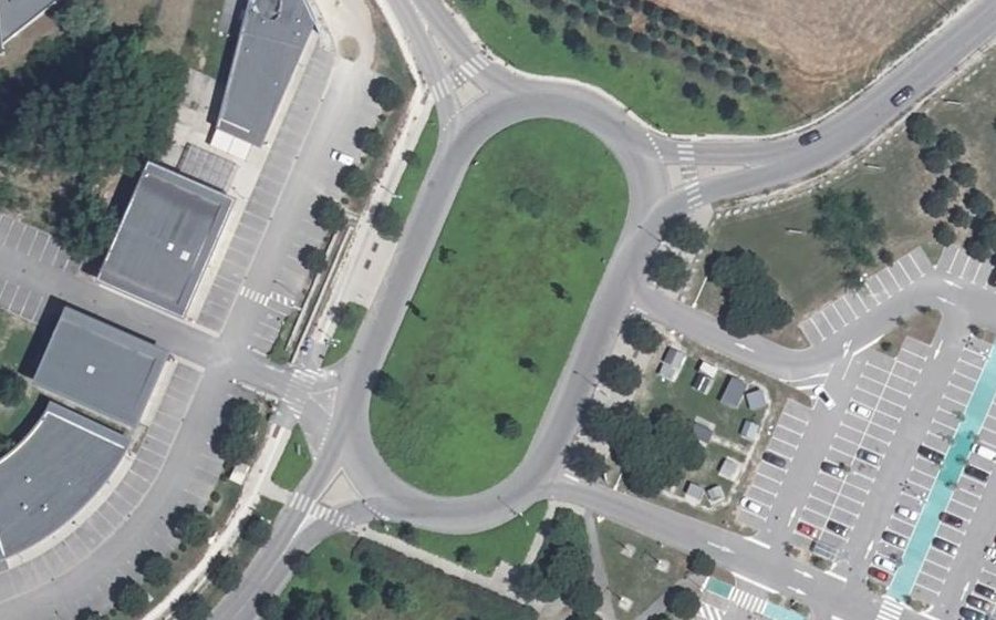 Vue aérienne du Rond-point anonyme n°160622120