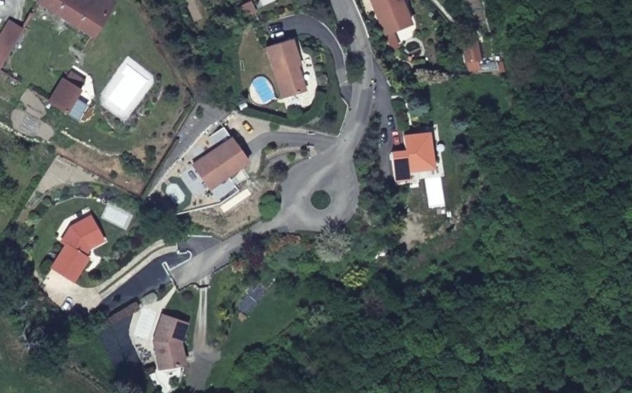 Vue aérienne du Rond-point anonyme n°160703895