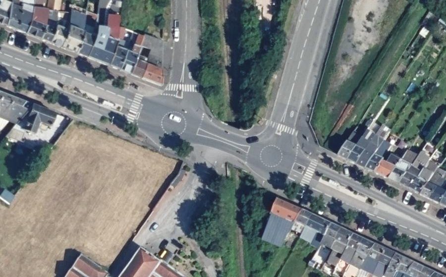 Vue aérienne du Rond-point anonyme n°160742139