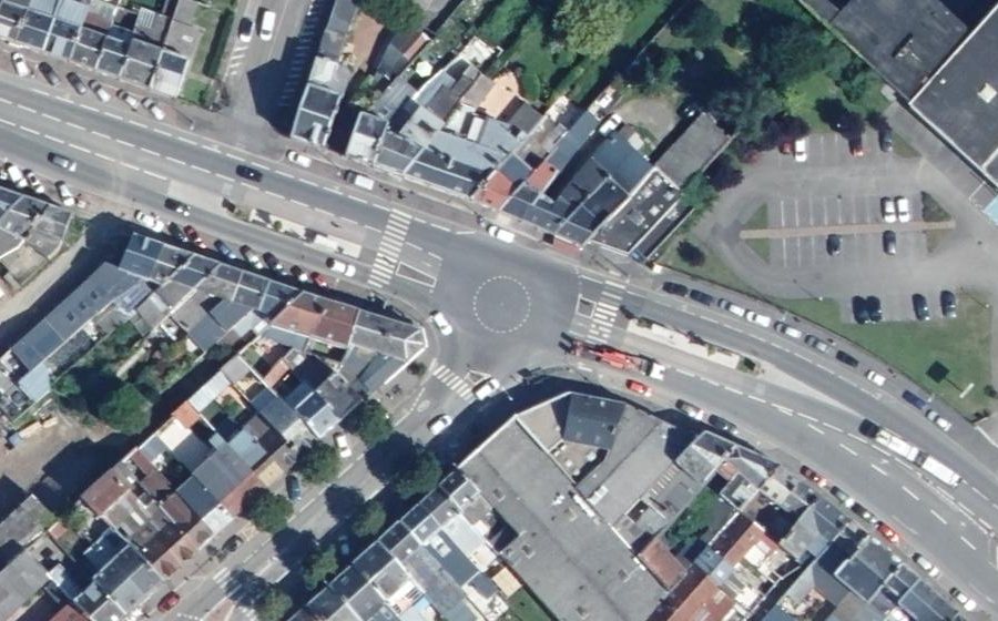 Vue aérienne du Rond-point anonyme n°160742144