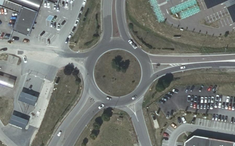 Vue aérienne du Rond-point anonyme n°16074312