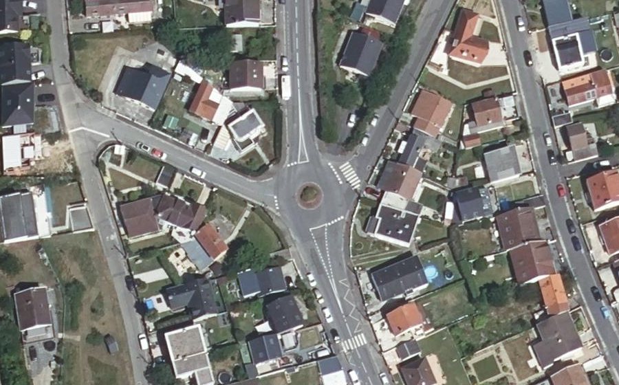 Vue aérienne du Rond-point anonyme n°16087794