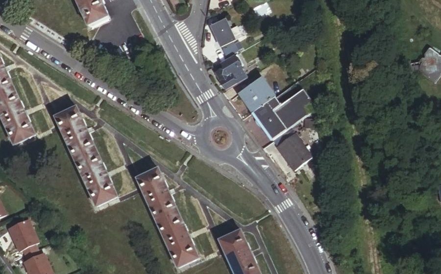 Vue aérienne du Rond-point anonyme n°16087856