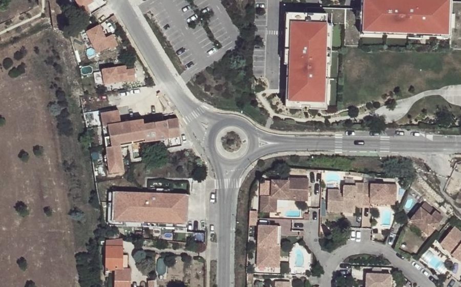 Vue aérienne du Rond-point anonyme n°161041231